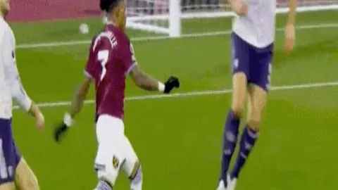 利物浦2-0逆转布赖顿，第29轮战果：萨拉赫点球建功，迪亚斯关键进球