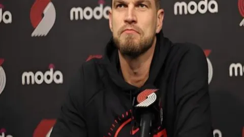 莱万与奥尔莫助巴萨3-0完胜奥萨苏纳，央视网记录西甲捷报